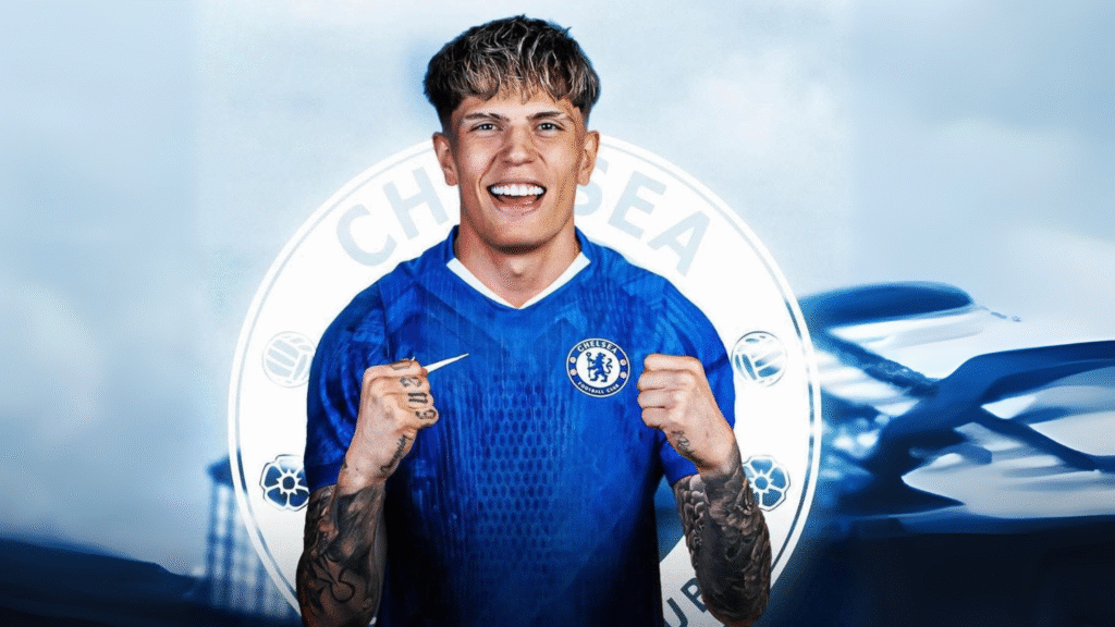 Alejandro Garnacho celebrating after completing his Chelsea transfer