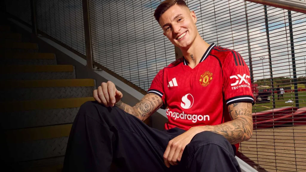 Benjamin Šeško joins Manchester United in Premier League 2025 summer transfer window for £73.7m