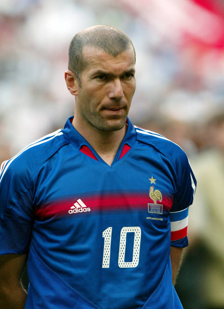 zinedine-zidane-top-10-greatest-footballers-of-all-time.jpg
